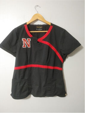 Women's Heartsoul Black Red Nebraska Scrubs Top L